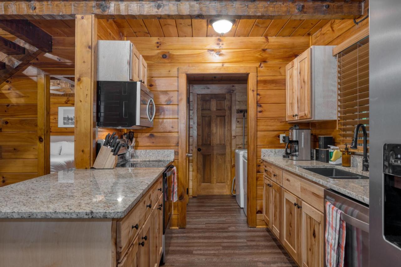 The Dudley Cabins By Avantstay Sevierville Buitenkant foto