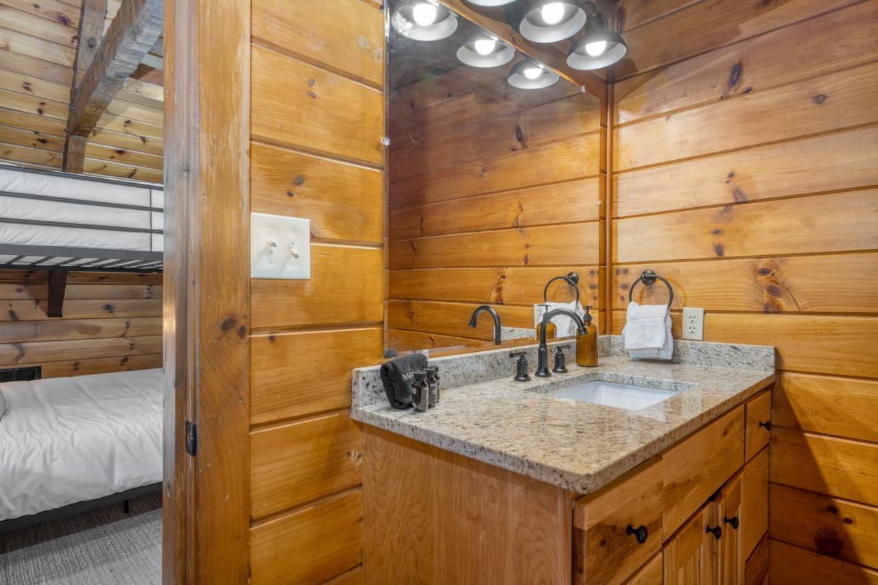 The Dudley Cabins By Avantstay Sevierville Buitenkant foto